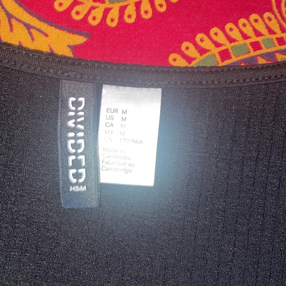 Butterfly Crop Top 🩷✨ Sz M - Picture 2 of 7